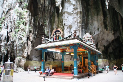 Batu-Caves-07-Nebenhoehle-mit-Tempel