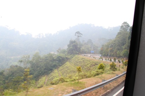 Genting Highlands Resort 09 - Bussfahrt durch die Berge