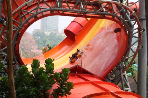 Sunway Lagoon 03 - Trichterrutsche